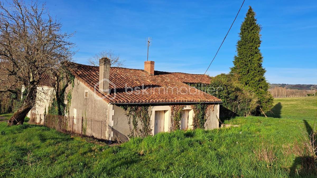 Maison à VALLEREUIL