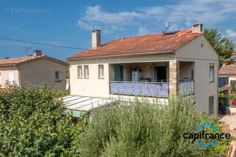 Appartement à SAINT-CYR-SUR-MER