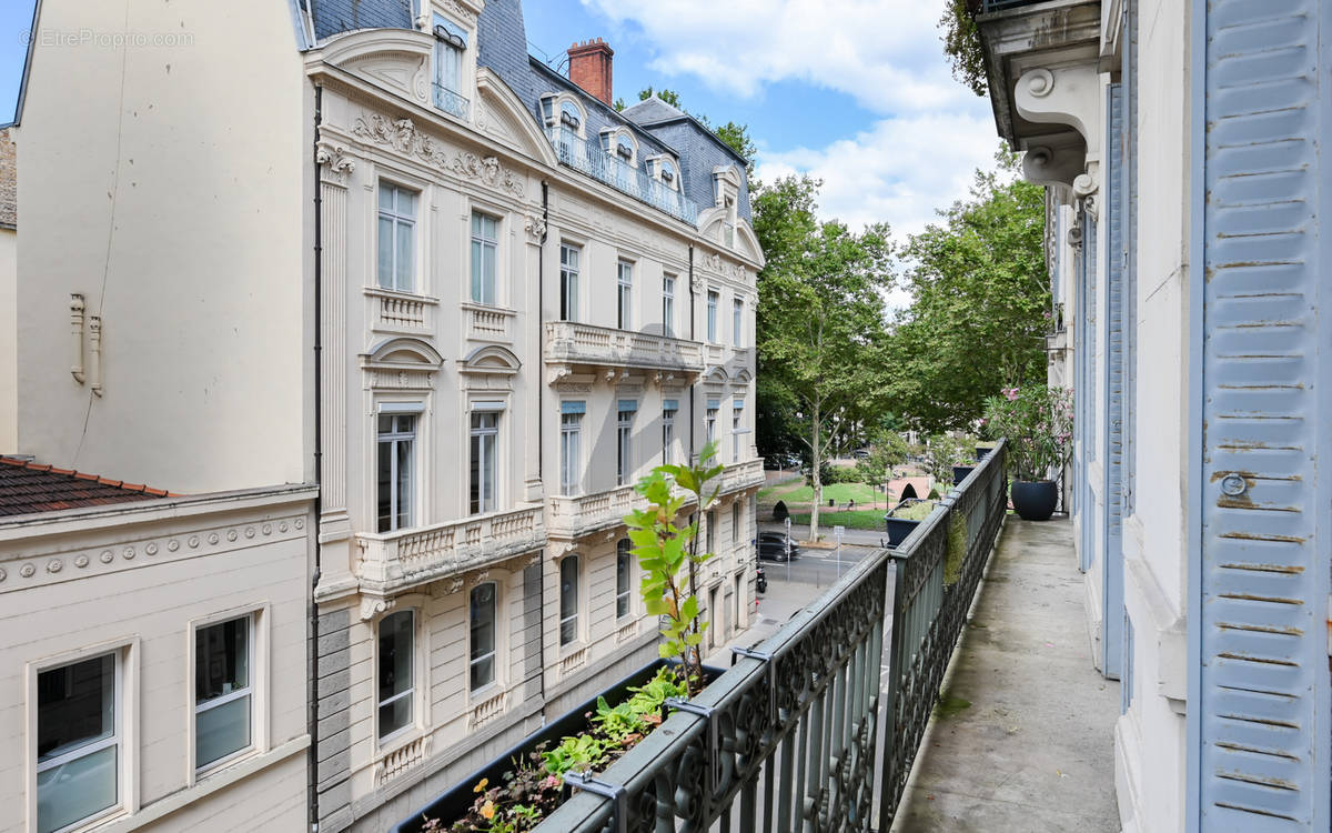 Appartement à LYON-6E