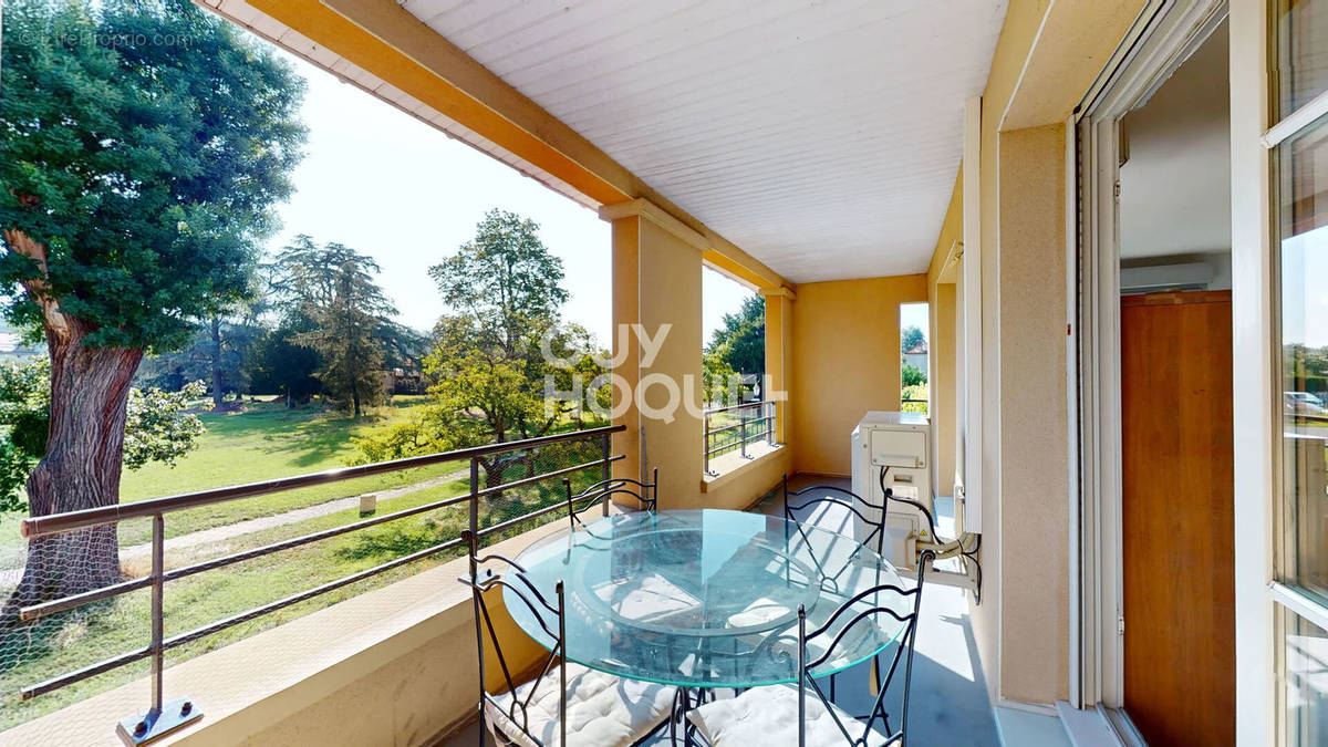 Appartement à GENAY