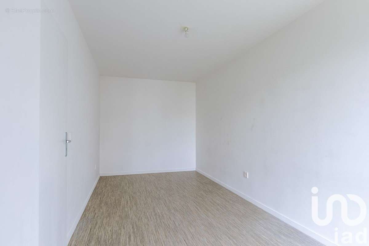 Photo 9 - Appartement à GENNEVILLIERS