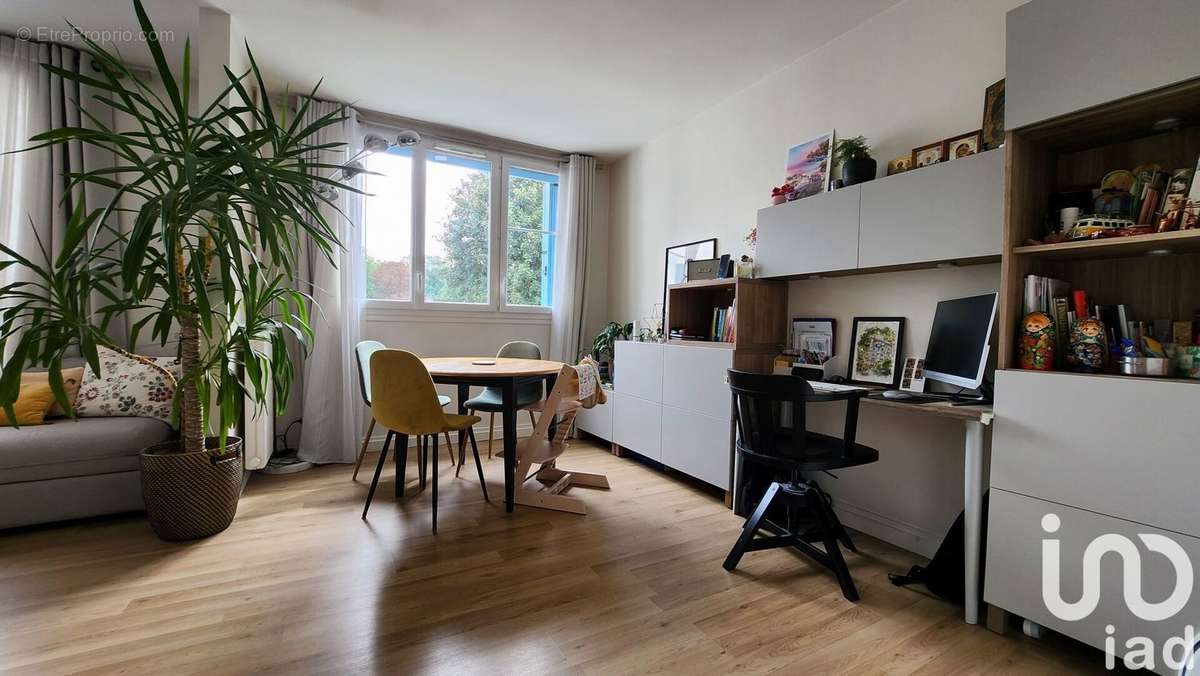 Photo 2 - Appartement à SAINT-MAUR-DES-FOSSES