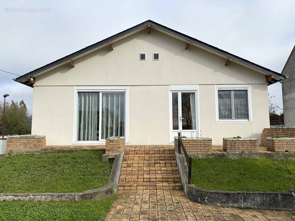 Maison à SAINT-DOULCHARD