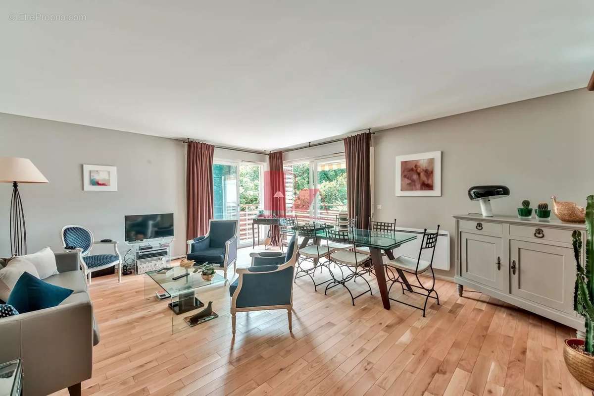 Appartement à ISSY-LES-MOULINEAUX