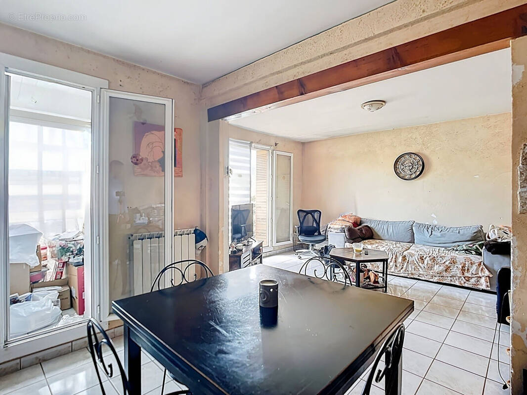 Appartement à MARSEILLE-9E