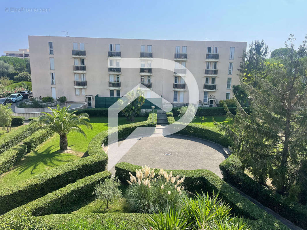 Appartement à VILLENEUVE-LOUBET