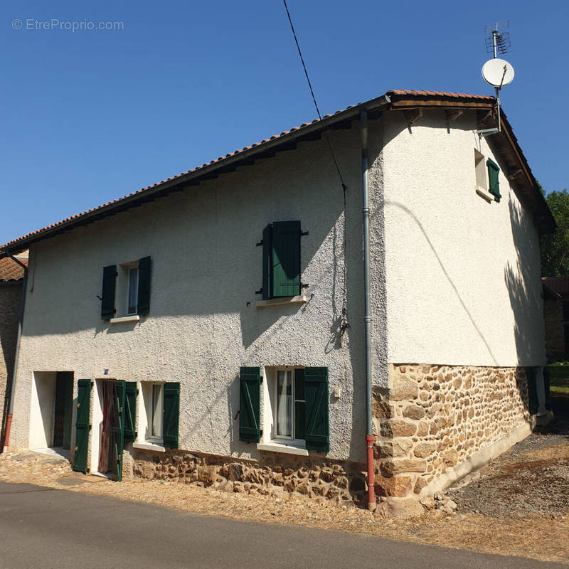 Maison à DORE-L&#039;EGLISE