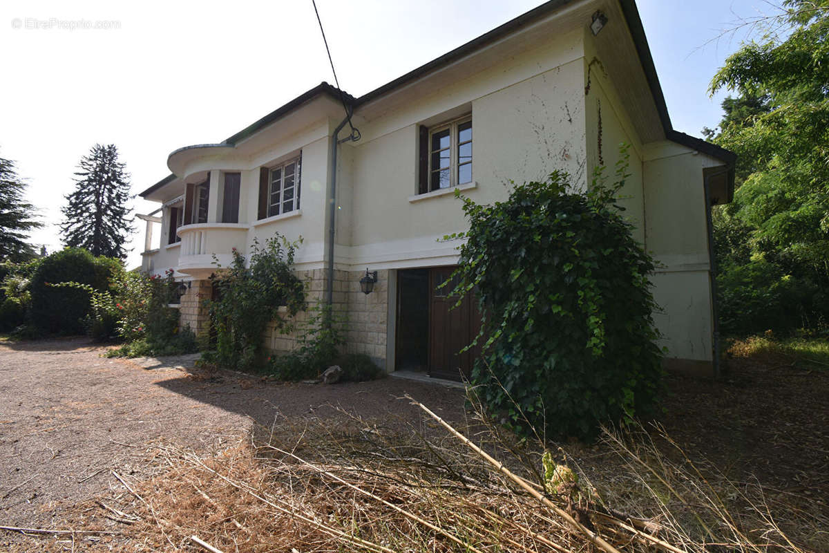 Maison à LA CHAPELLE-MONTLINARD