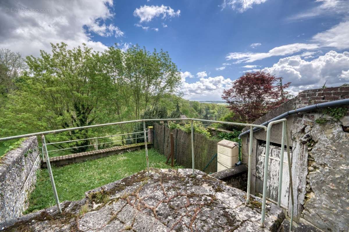 Appartement à NEAUPHLE-LE-CHATEAU