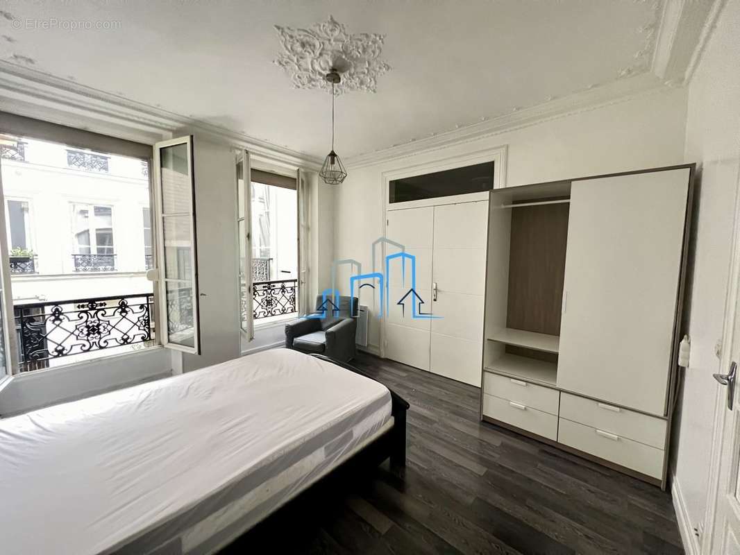 Appartement à PARIS-10E