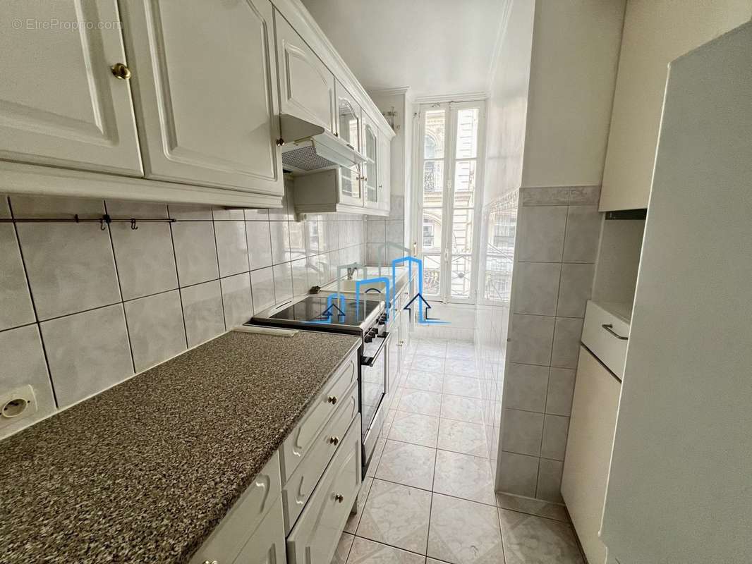 Appartement à PARIS-10E