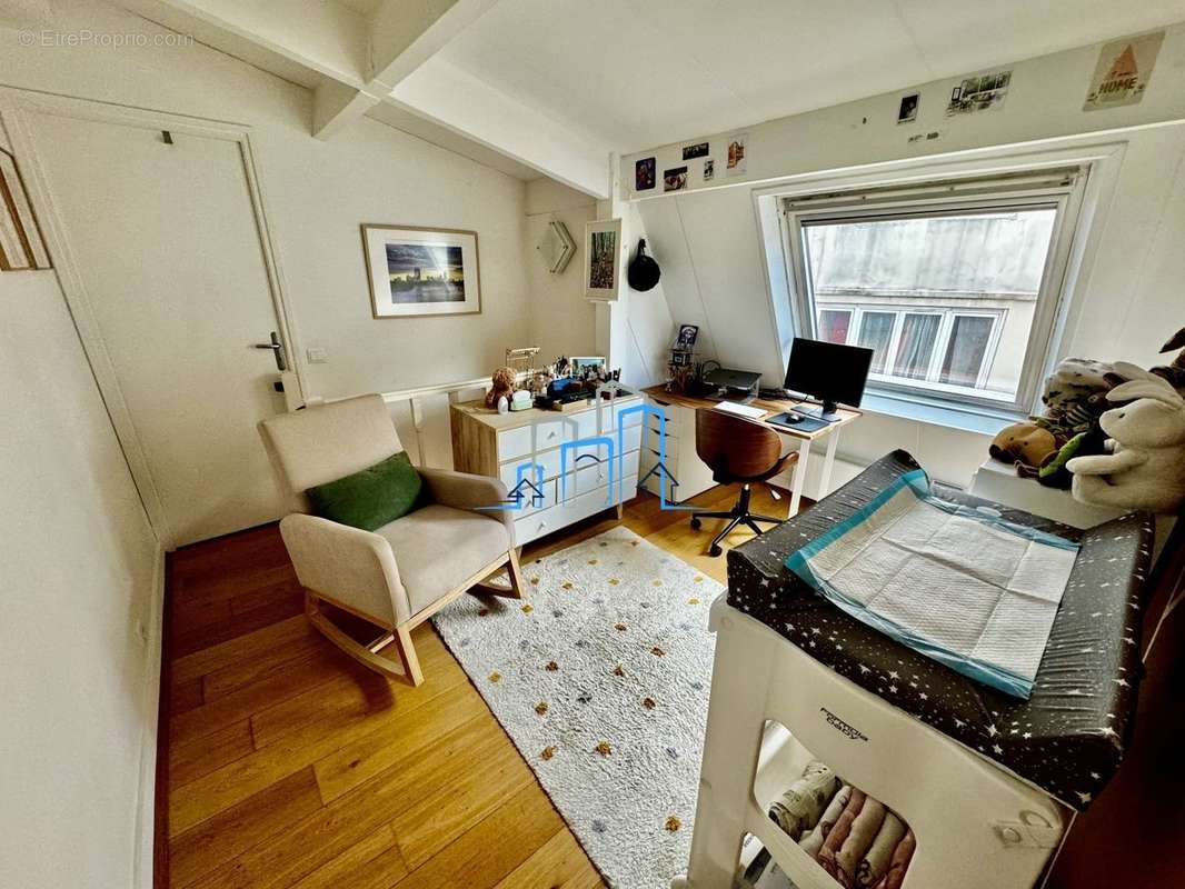 Appartement à PARIS-11E