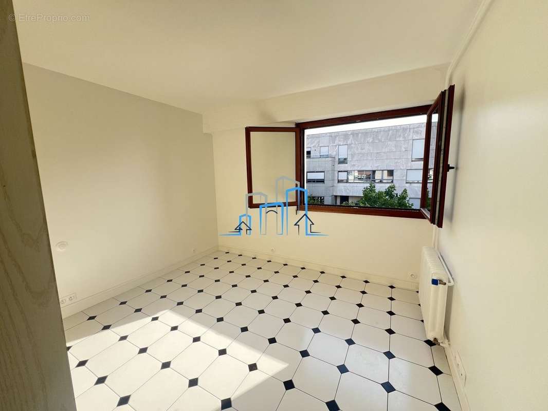 Appartement à PARIS-20E