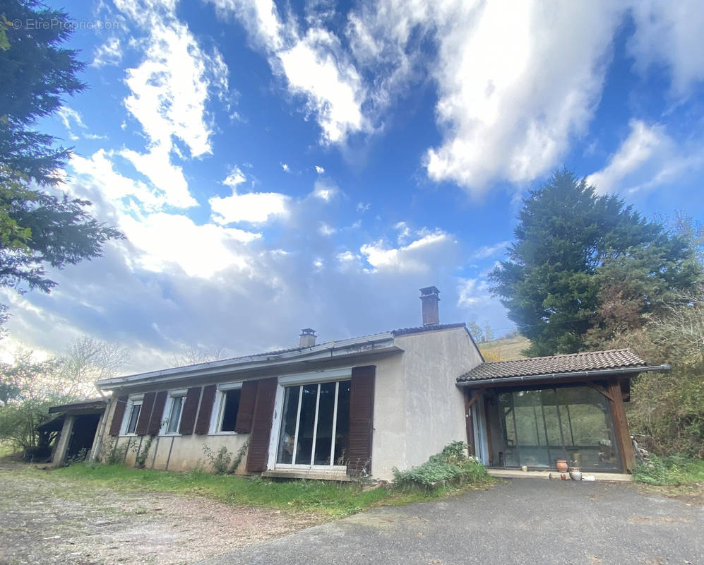 Maison à SAINT-CHRISTO-EN-JAREZ