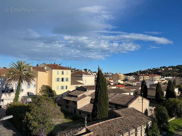 Appartement à VALLAURIS