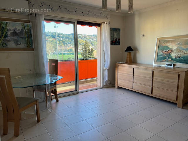 Appartement à VALLAURIS