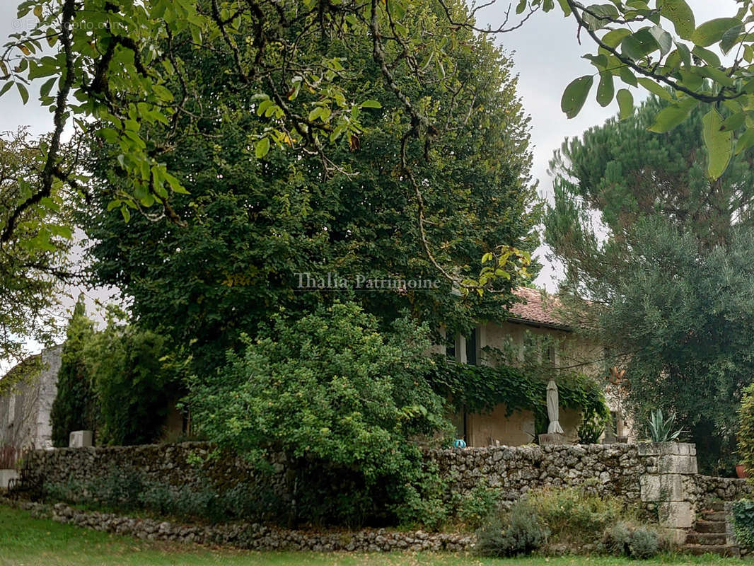 Maison à PAUSSAC-ET-SAINT-VIVIEN