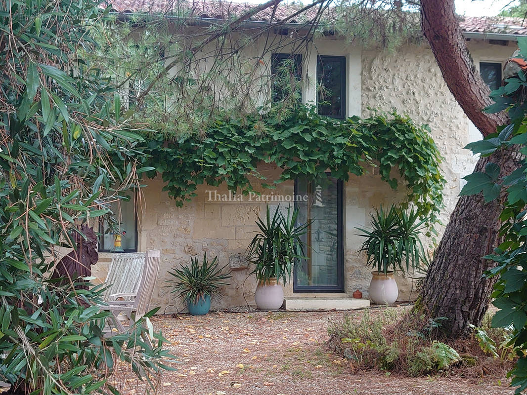 Maison à PAUSSAC-ET-SAINT-VIVIEN