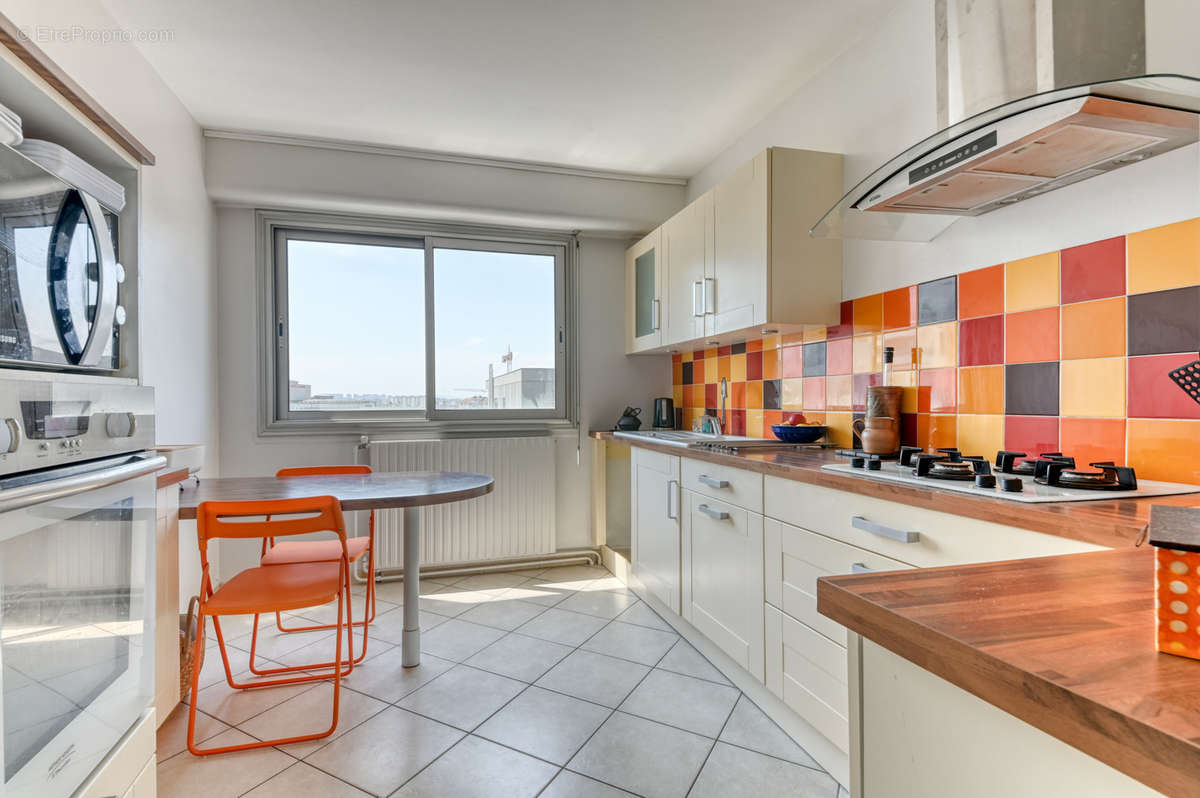 Appartement à LYON-8E