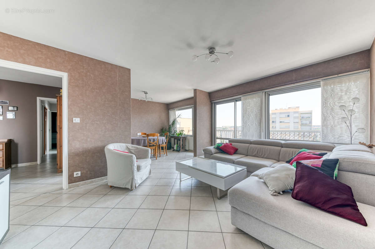 Appartement à LYON-8E