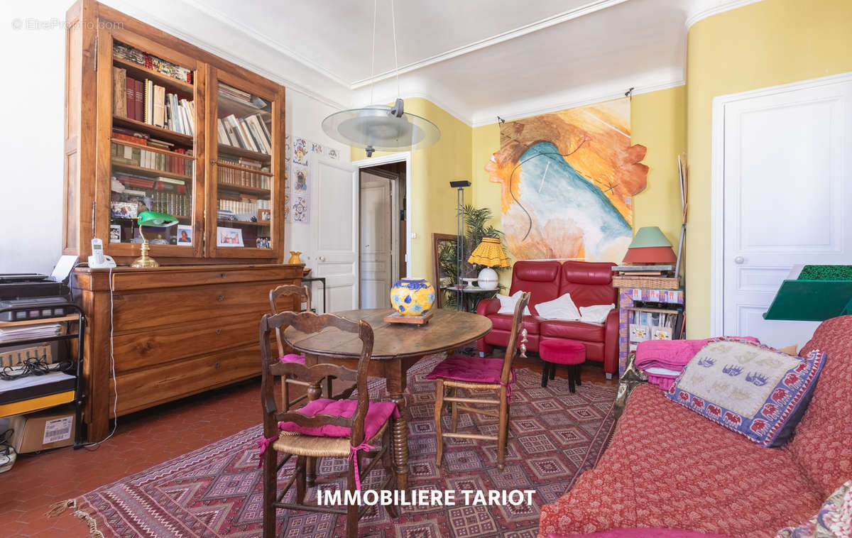 Appartement à MARSEILLE-1E