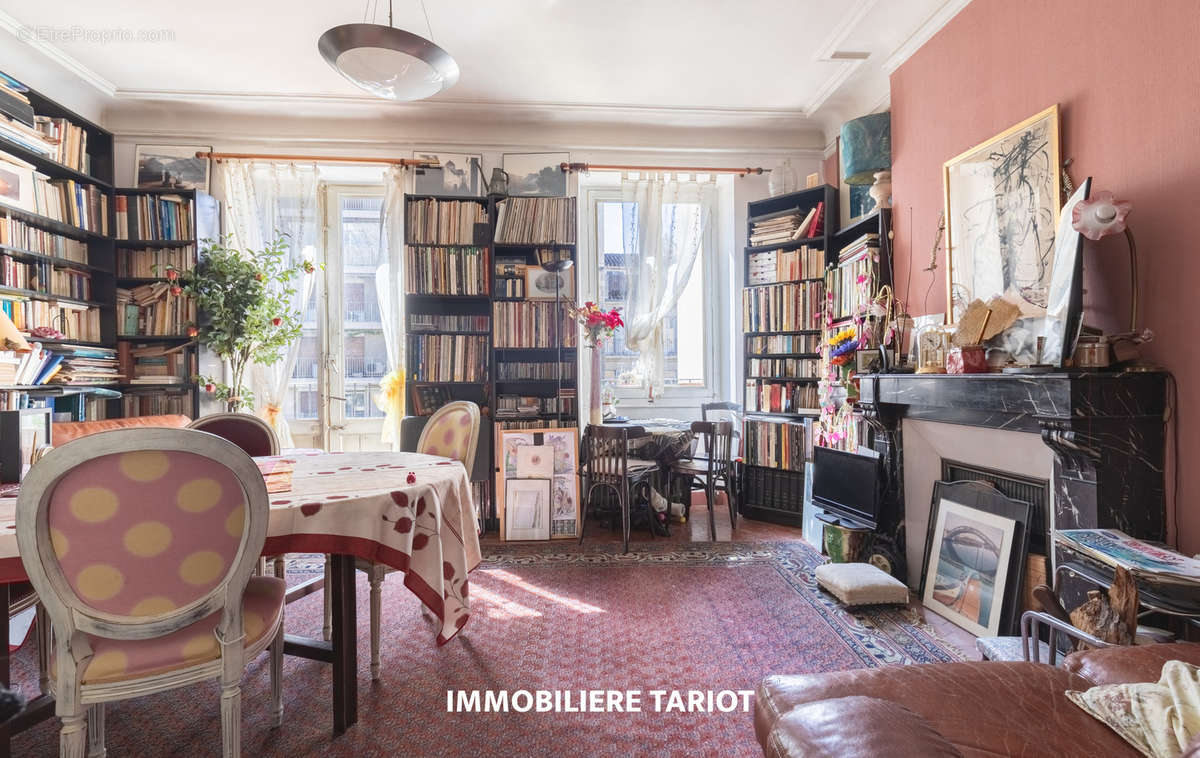 Appartement à MARSEILLE-1E