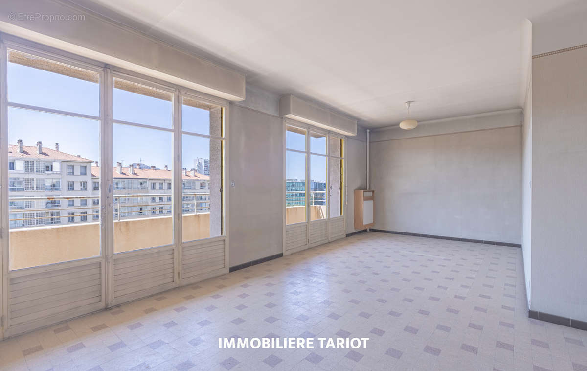 Appartement à MARSEILLE-9E