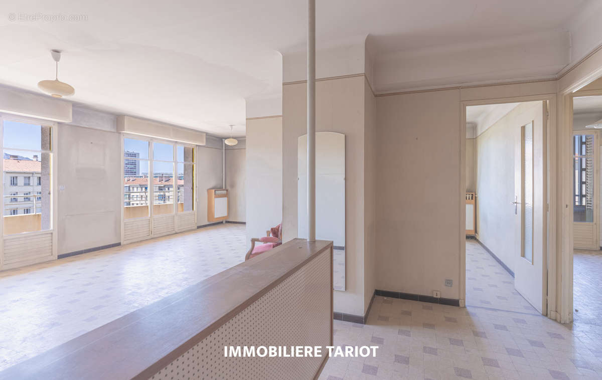 Appartement à MARSEILLE-9E