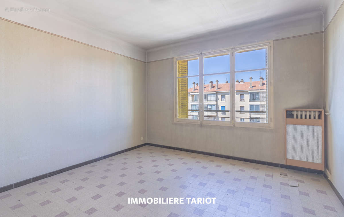 Appartement à MARSEILLE-9E