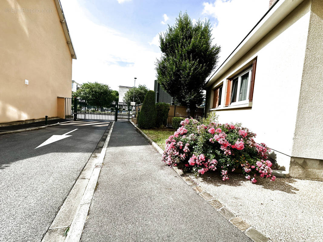 Appartement à TINQUEUX