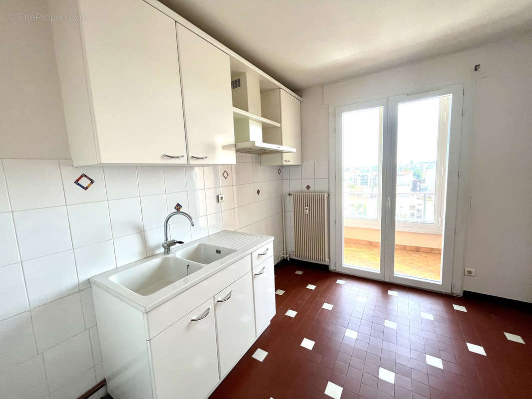 Appartement à LYON-8E