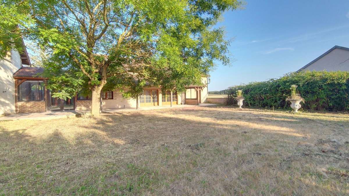 Maison à BESSEY-LES-CITEAUX