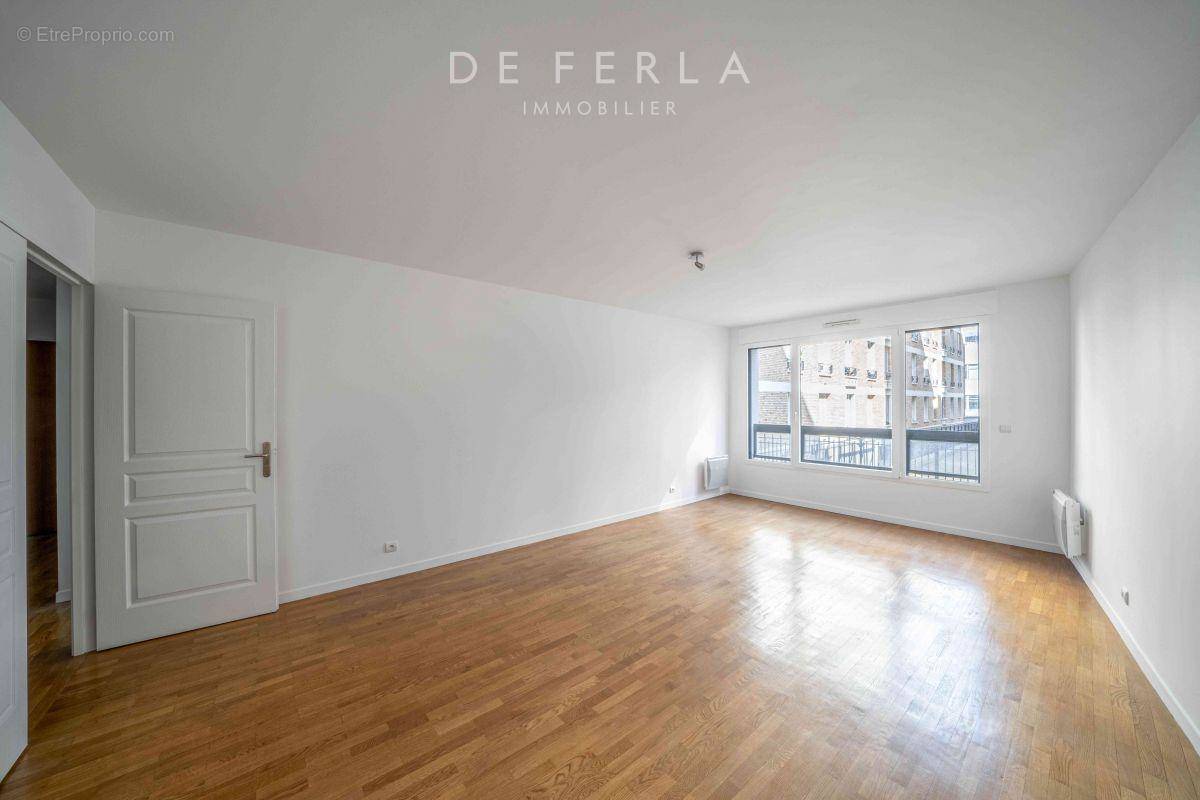 Appartement à PARIS-15E