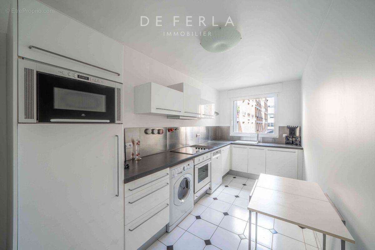 Appartement à PARIS-15E