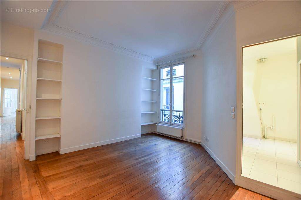 Appartement à PARIS-12E