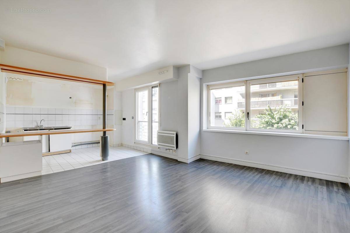 Appartement à PARIS-20E