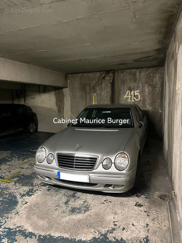 Parking à PARIS-16E