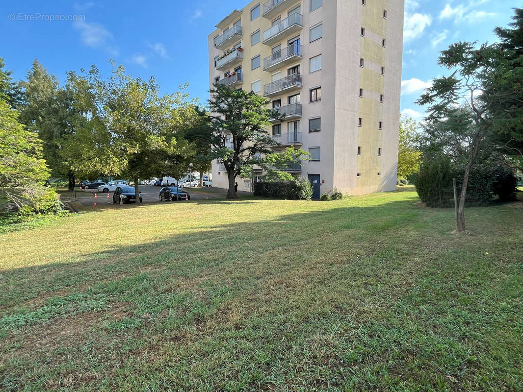 Appartement à DECINES-CHARPIEU