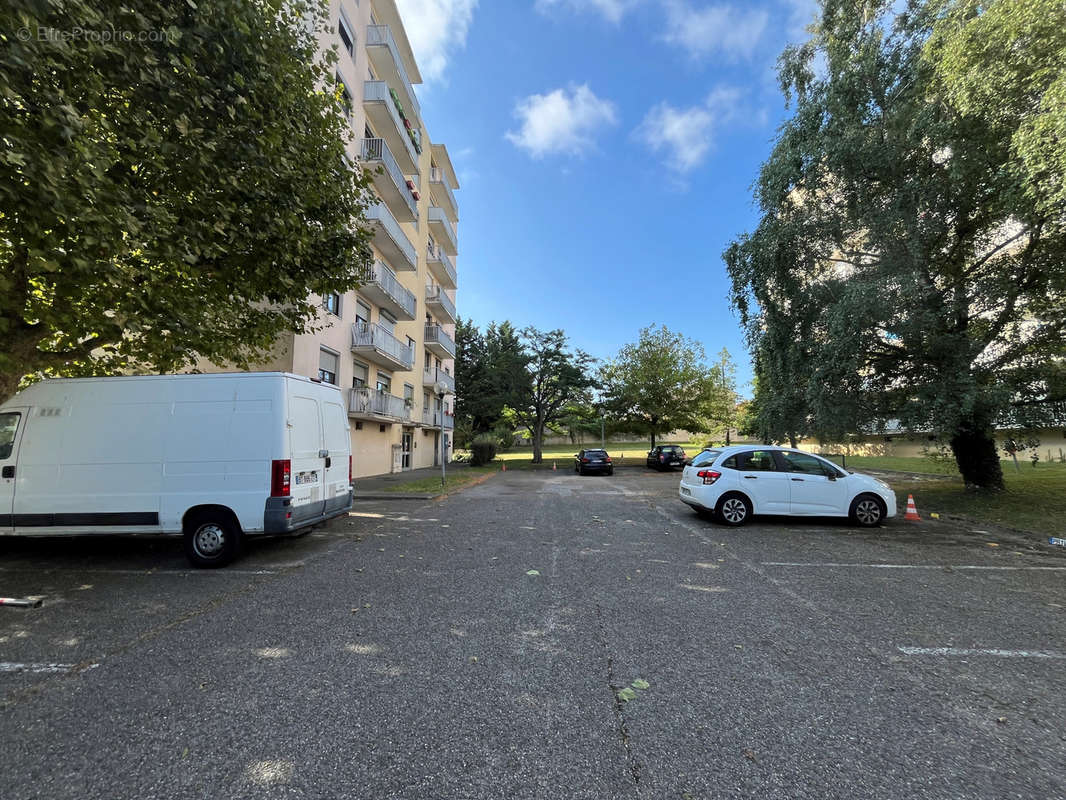 Appartement à DECINES-CHARPIEU