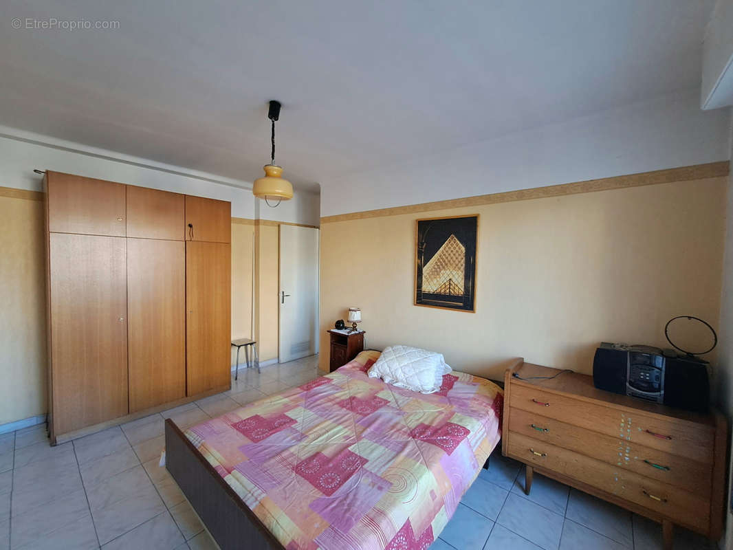 Appartement à MARSEILLE-4E