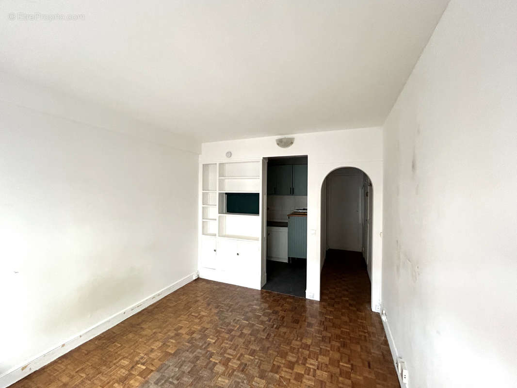 Appartement à PARIS-14E