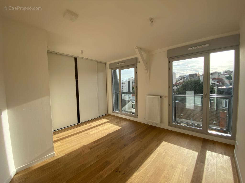 Appartement à ISSY-LES-MOULINEAUX