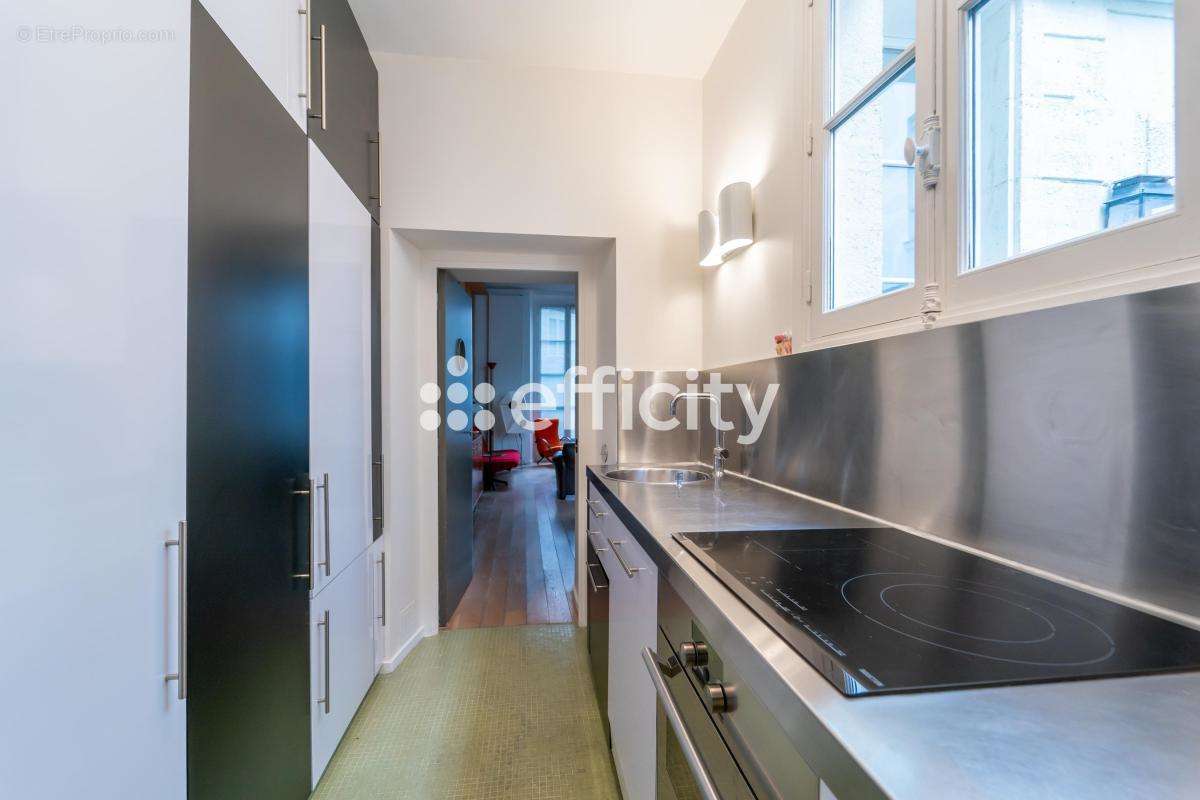 Appartement à PARIS-4E