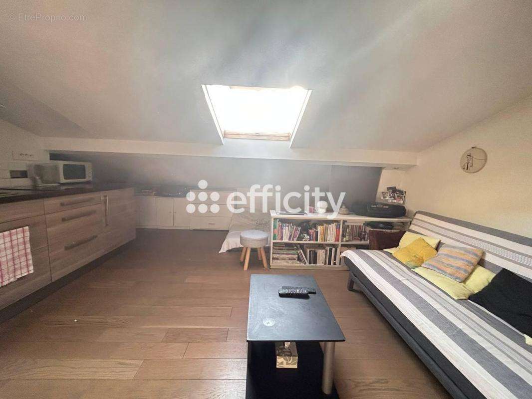 Appartement à PARIS-20E