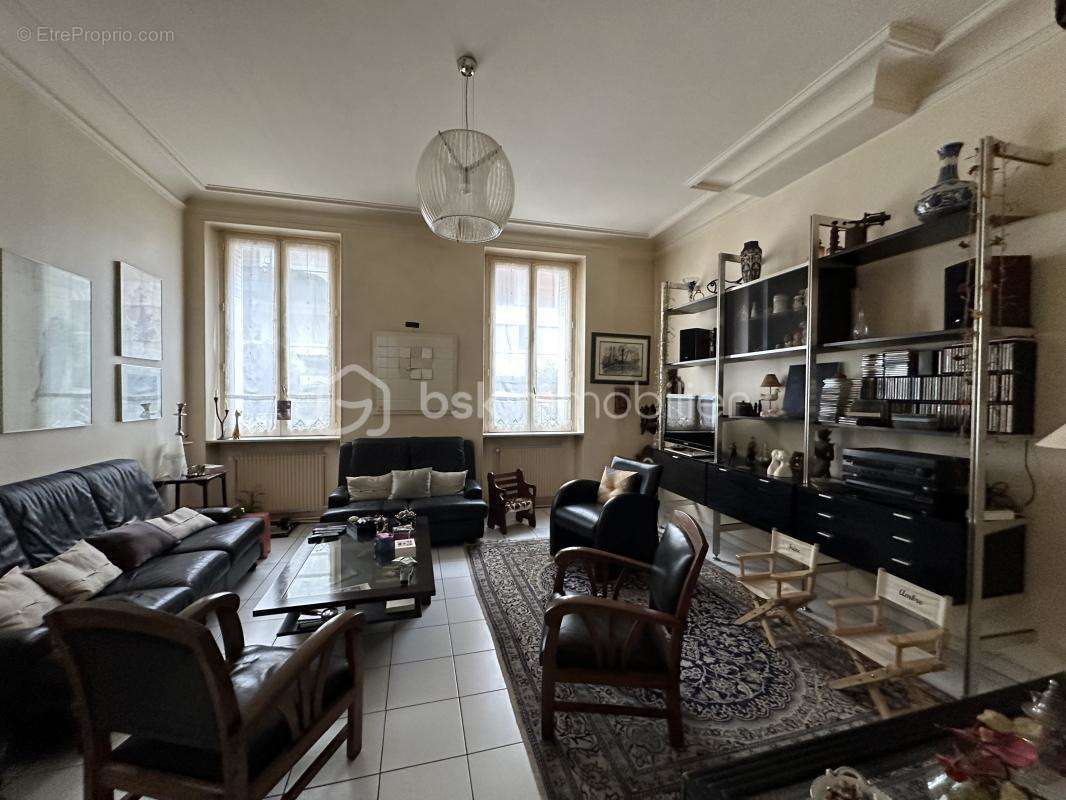 Appartement à MONTROUGE