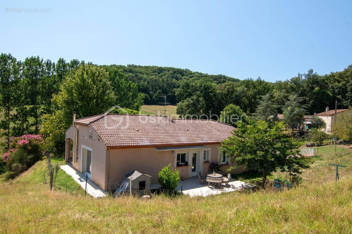 Maison à COLAYRAC-SAINT-CIRQ