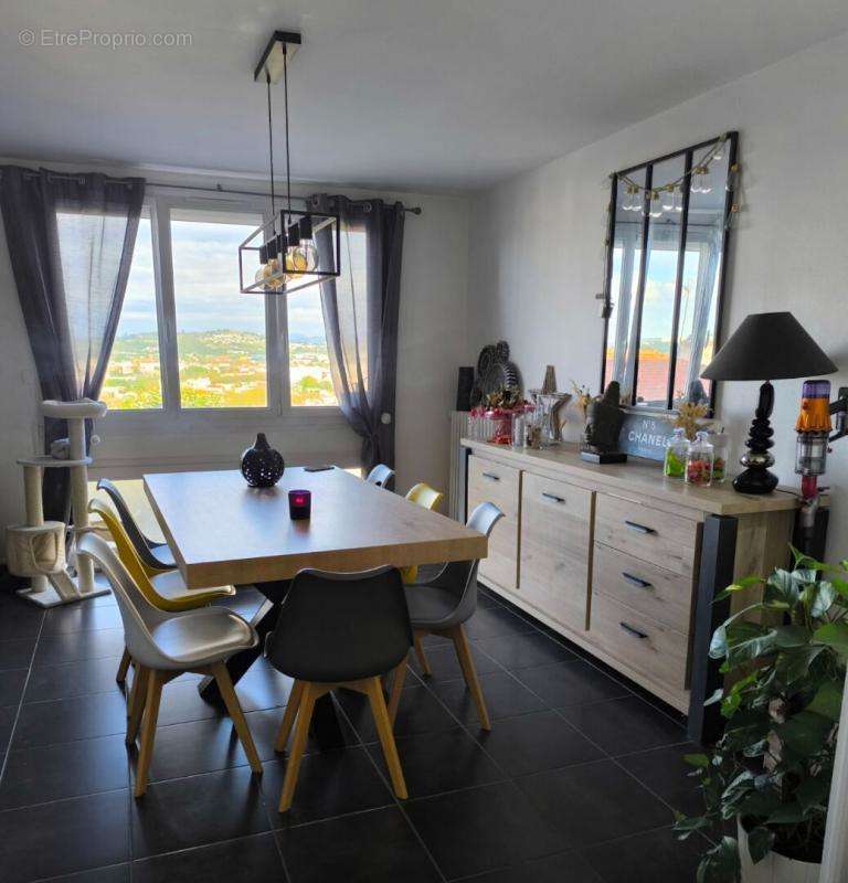 Appartement à SAINT-ETIENNE