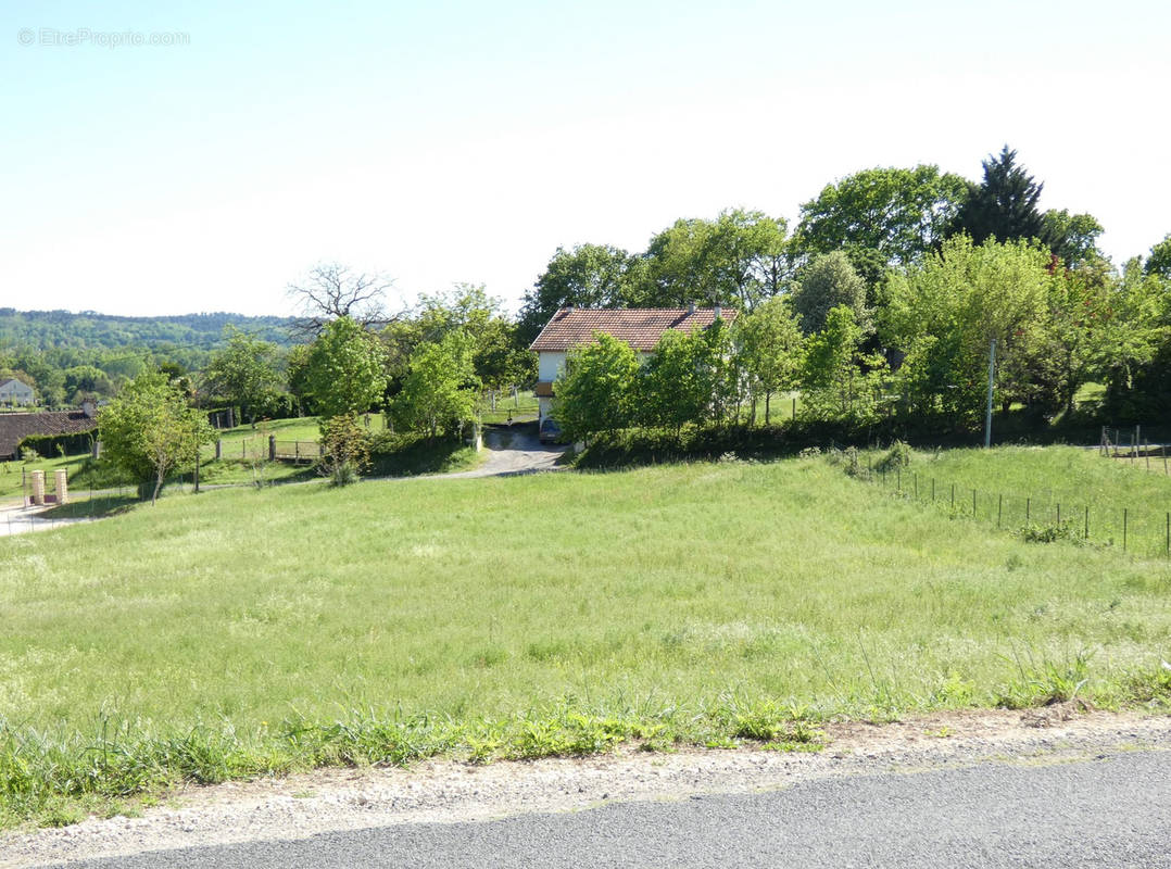 Terrain à DOUZILLAC