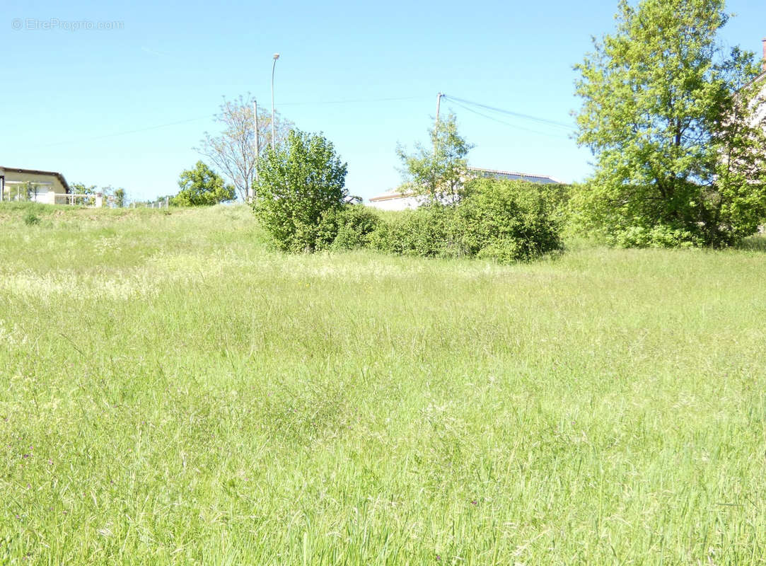 Terrain à DOUZILLAC