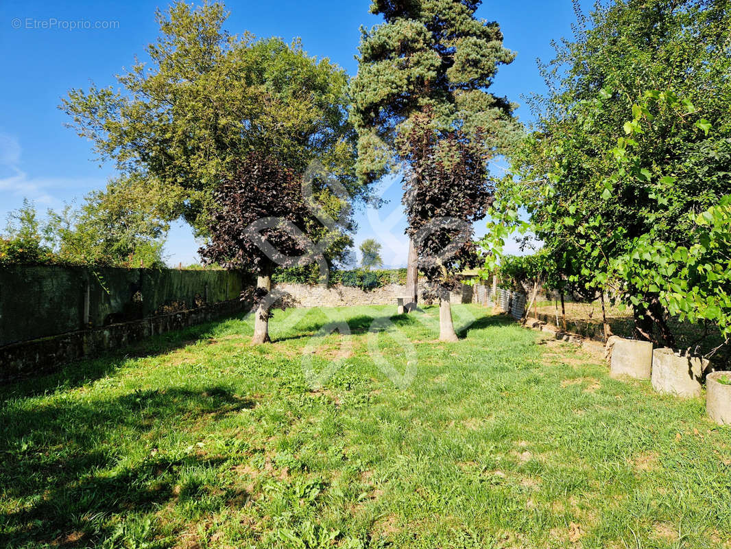 Maison à LA CHOMETTE